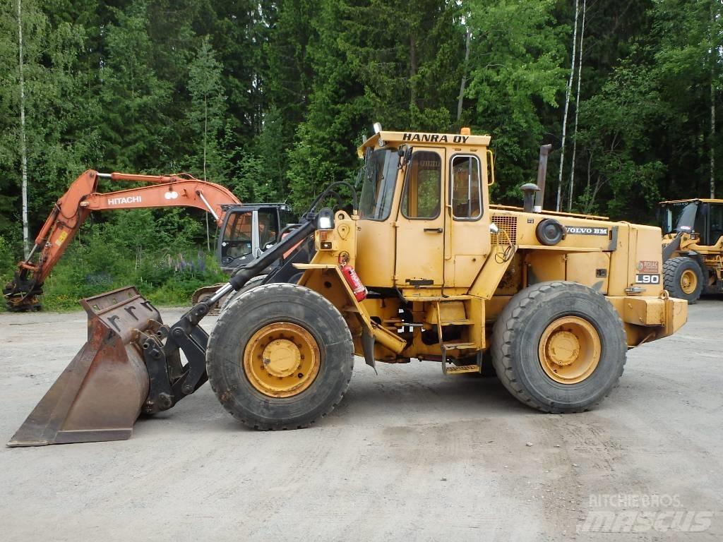 Volvo BM L 90 Pyöräkuormaajat