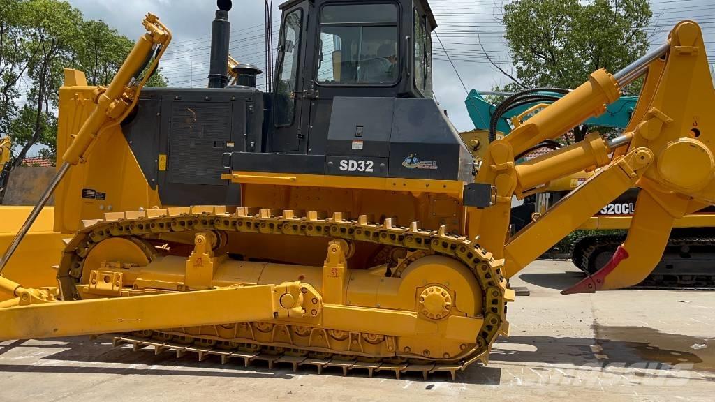 Shantui SD 32 D Telaketjupuskutraktorit