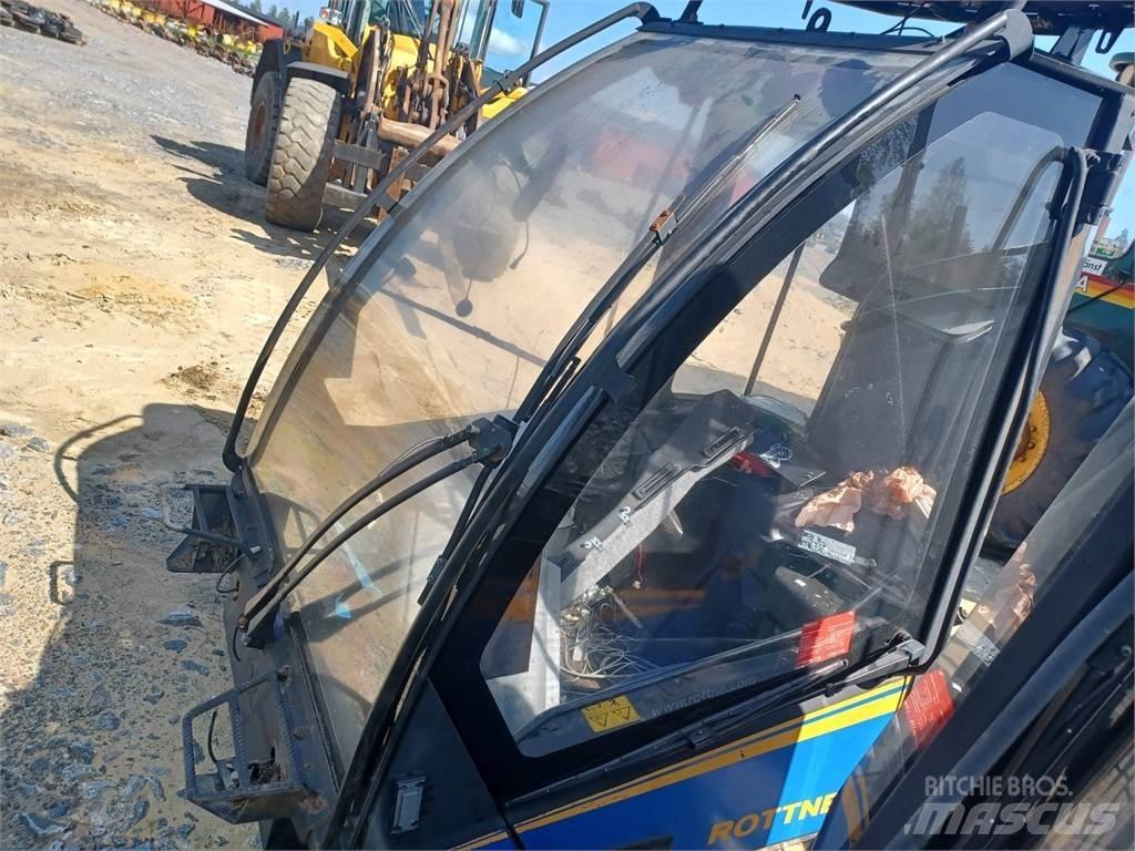 Rottne H14 Ohjaamo ja sisusta
