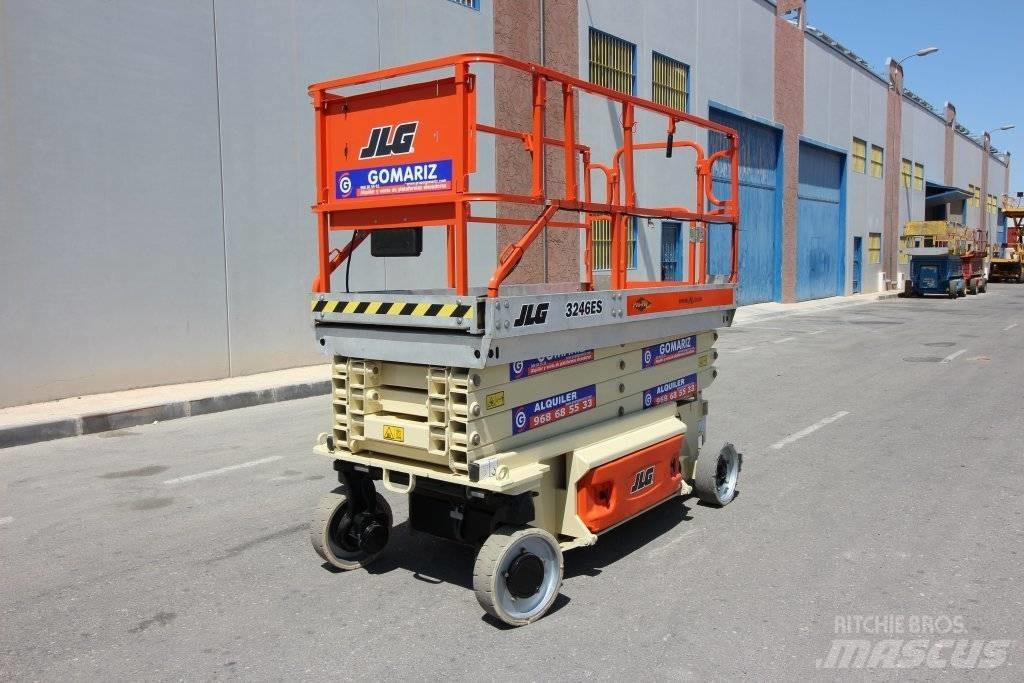 JLG 3246 ES Saksilavat