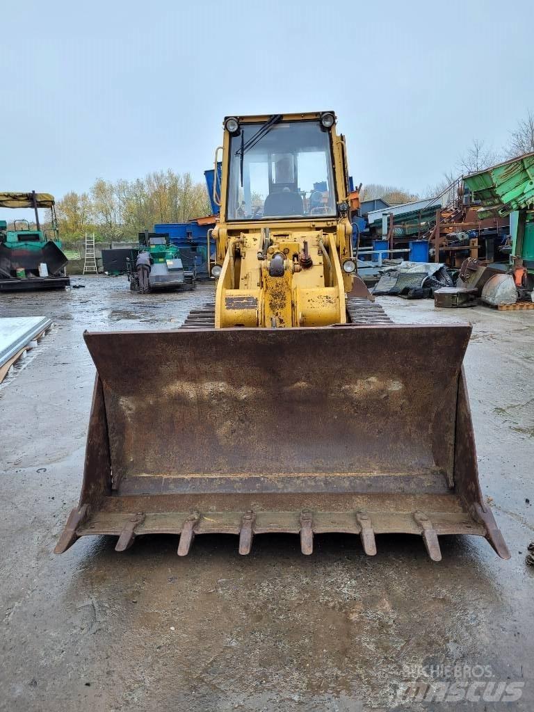 CAT 953 Telakuormaajat