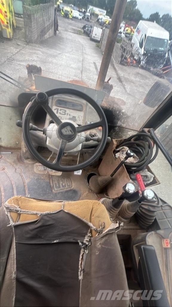 JCB 3 CX Kaivurikuormaajat