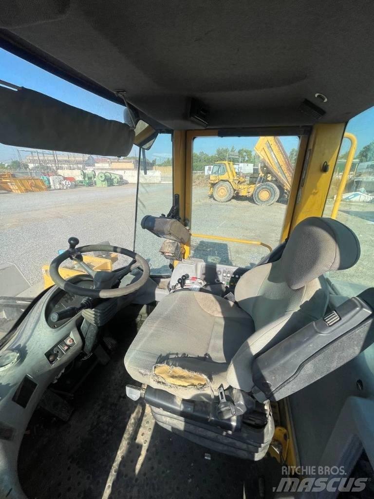 Volvo L 120 E Pyöräkuormaajat