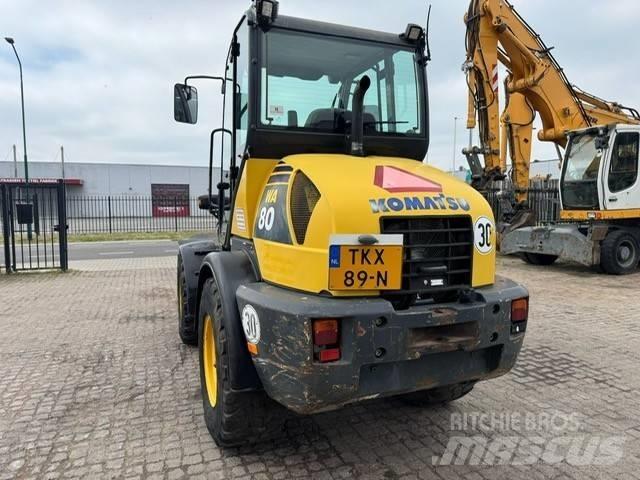 Komatsu WA 80-5 Pyöräkuormaajat