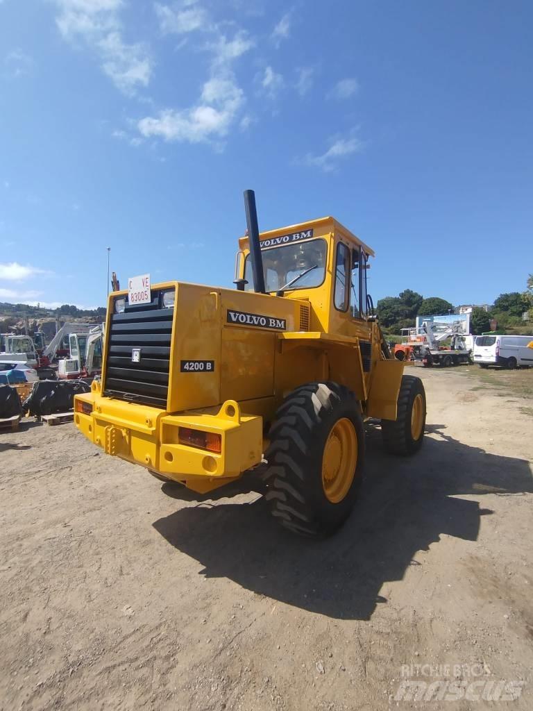 Volvo BM 4200 Pyöräkuormaajat