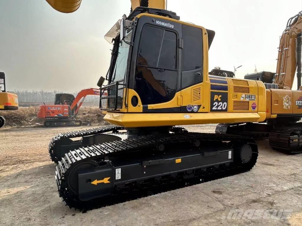 Komatsu 220 Telakaivukoneet
