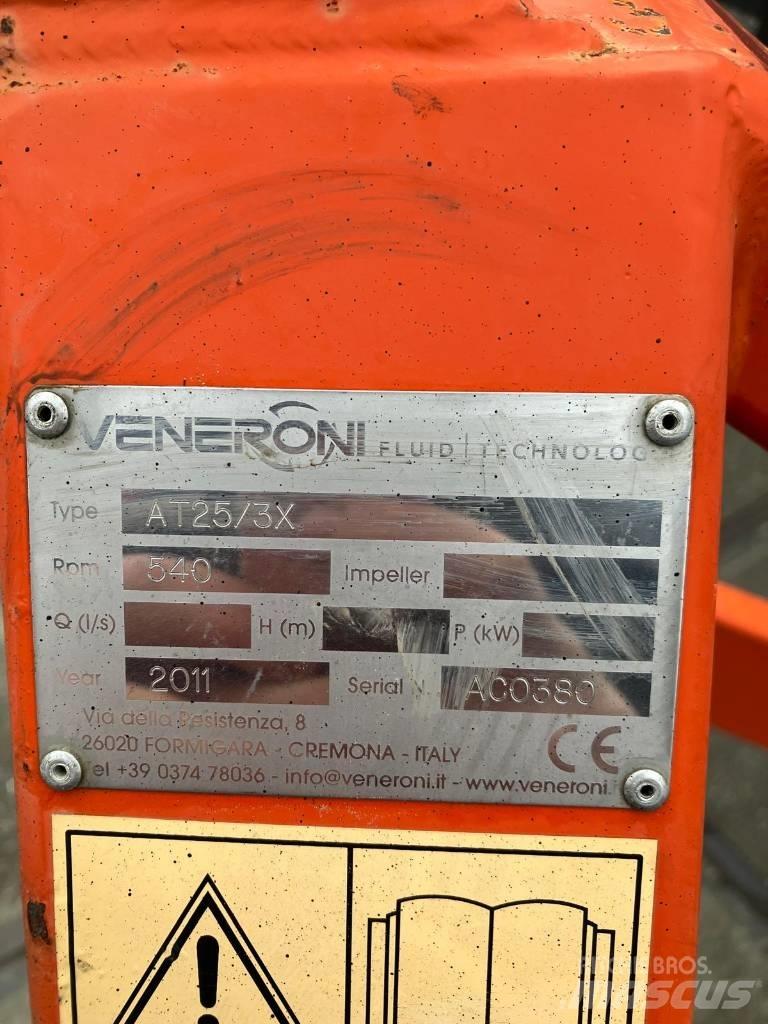 Veneroni AT25/3X Kastelupumput