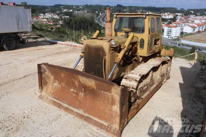 CAT D 6 C Ripper Telaketjupuskutraktorit