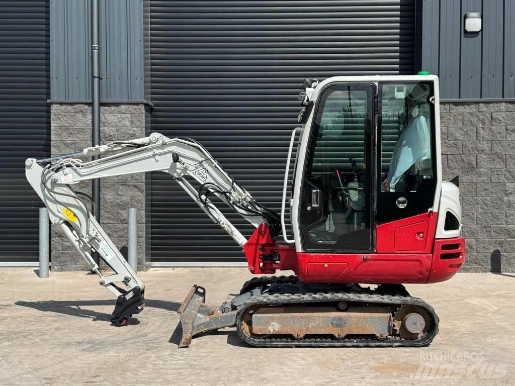 Takeuchi TB 230 Minikaivukoneet < 7t