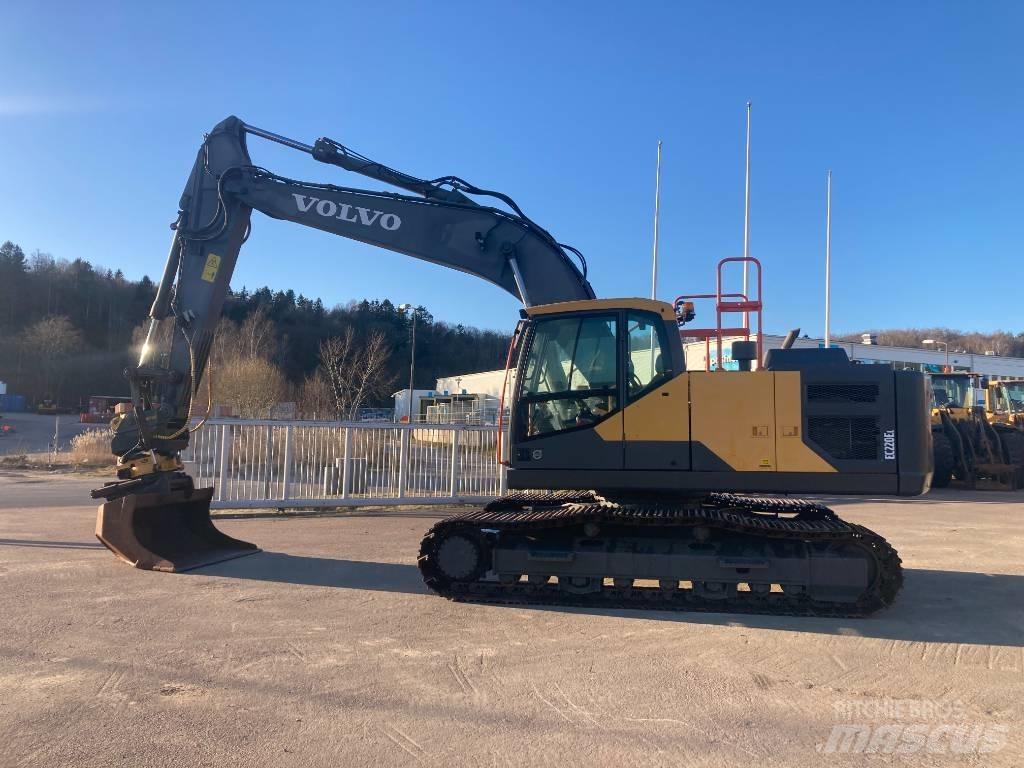 Volvo EC 220 E Telakaivukoneet