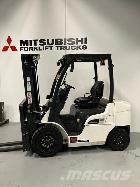 Mitsubishi FD25N3 Dieseltrukit