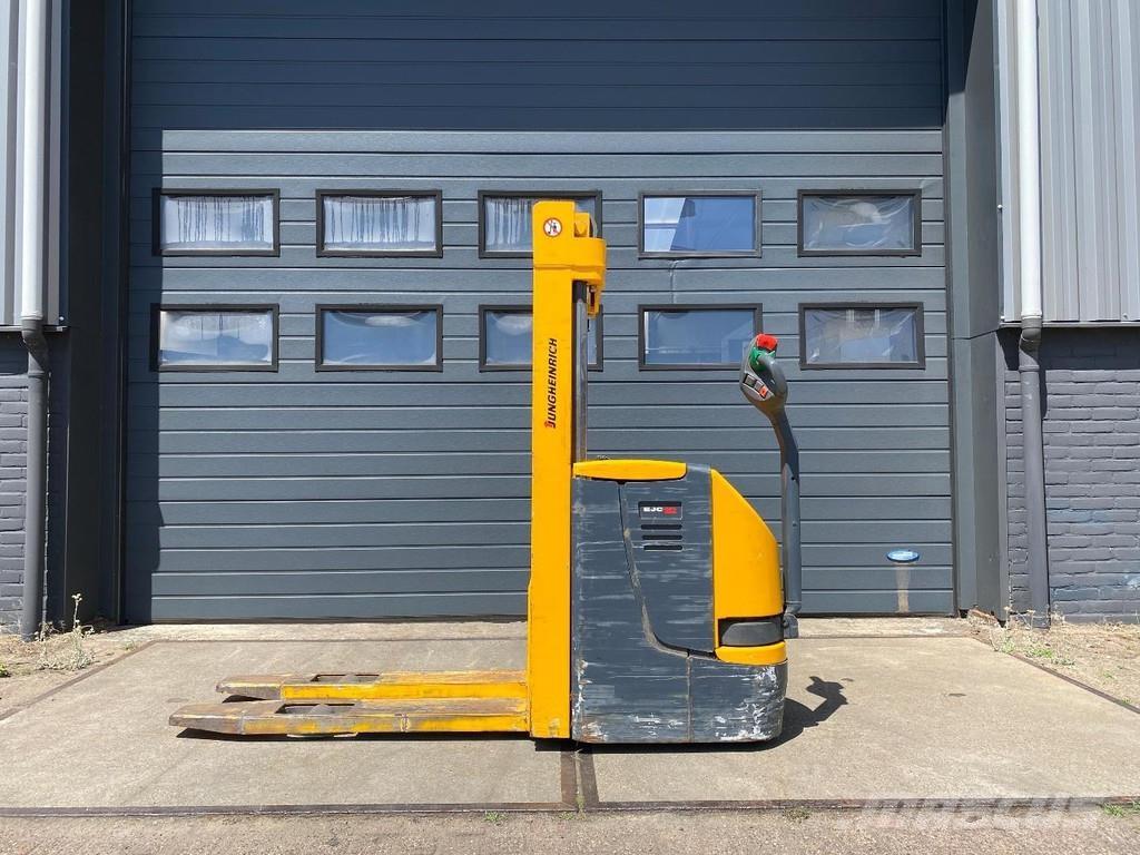 Jungheinrich EJC12 Käyden ajettavat pinoamistrukit