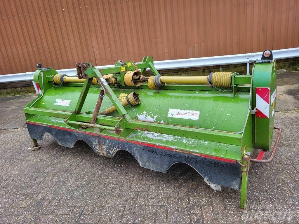 Baselier LKB 320 Henkilöautot