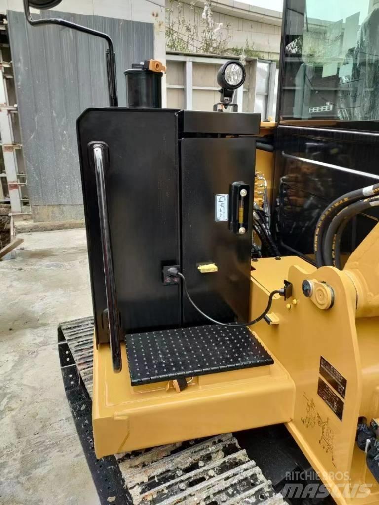 CAT 305.5 Minikaivukoneet < 7t