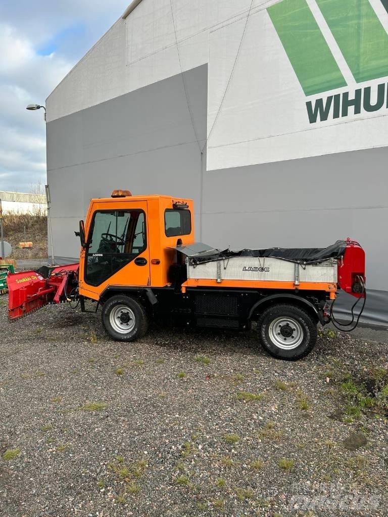 Ladog T1400 Taajamatraktorit
