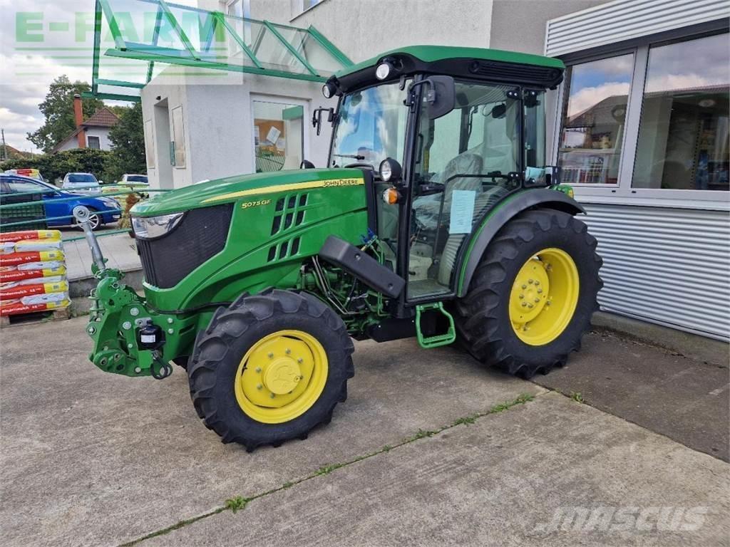 John Deere 5075 GF Traktorit