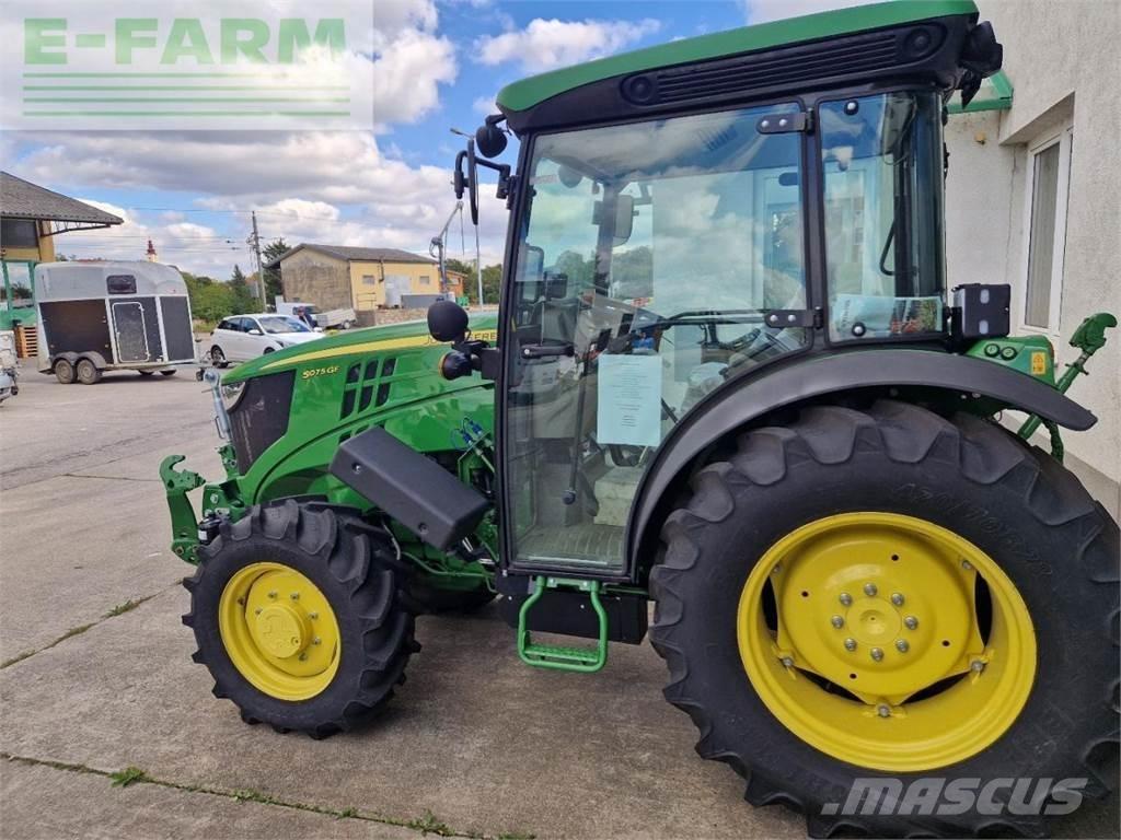 John Deere 5075 GF Traktorit