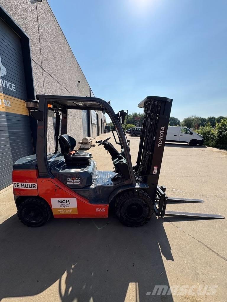 Toyota 8 FDF 25 Dieseltrukit