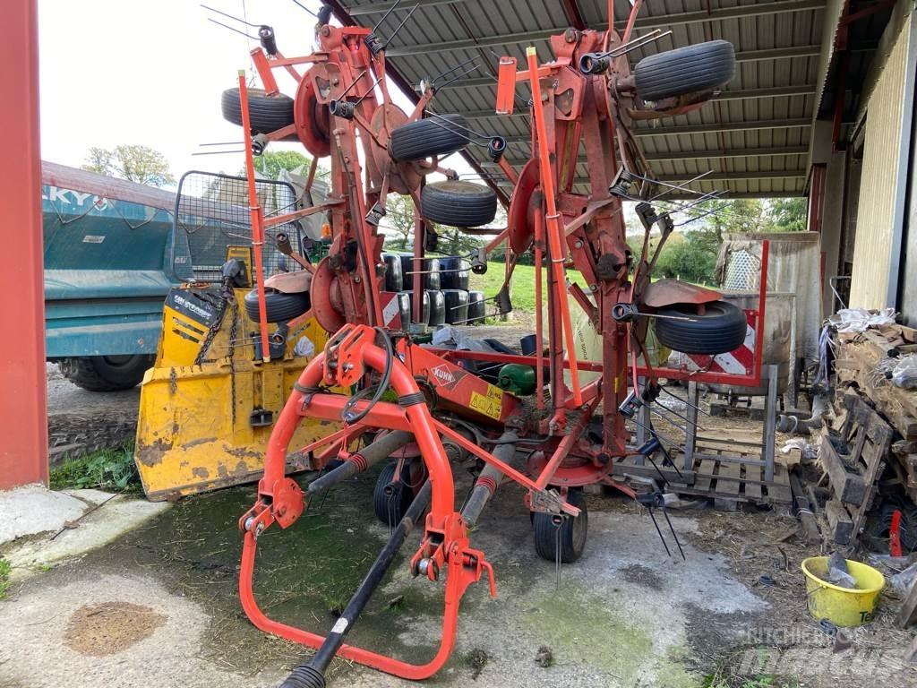 Kuhn GF8702 Pöyhimet ja haravat