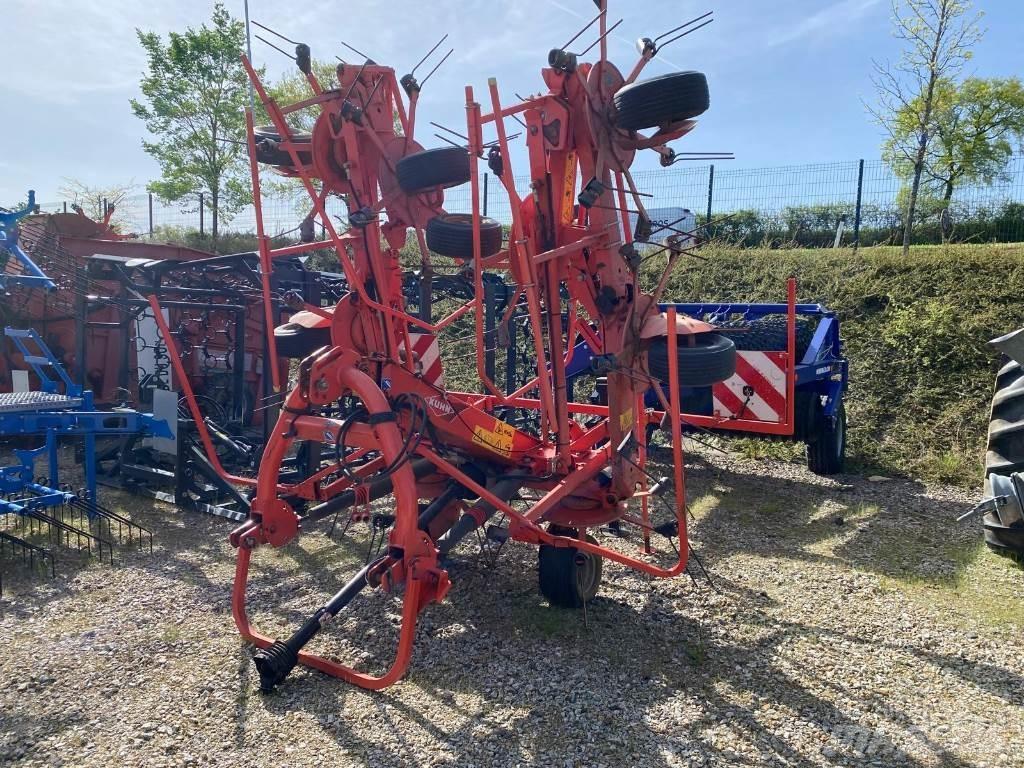 Kuhn GF8702 Pöyhimet ja haravat
