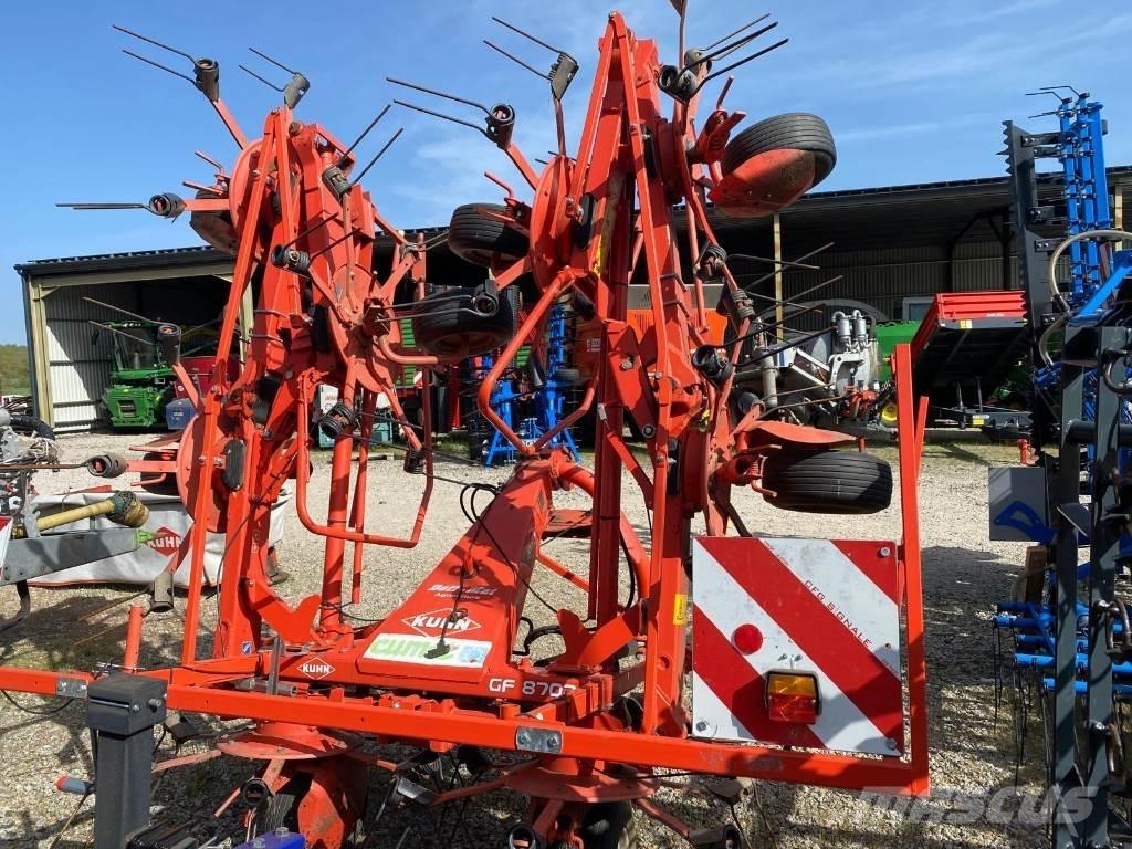 Kuhn GF8702 Pöyhimet ja haravat