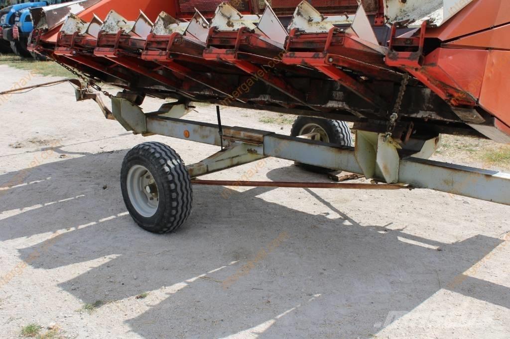 CLAAS Mega 208 Leikkuupuimurit