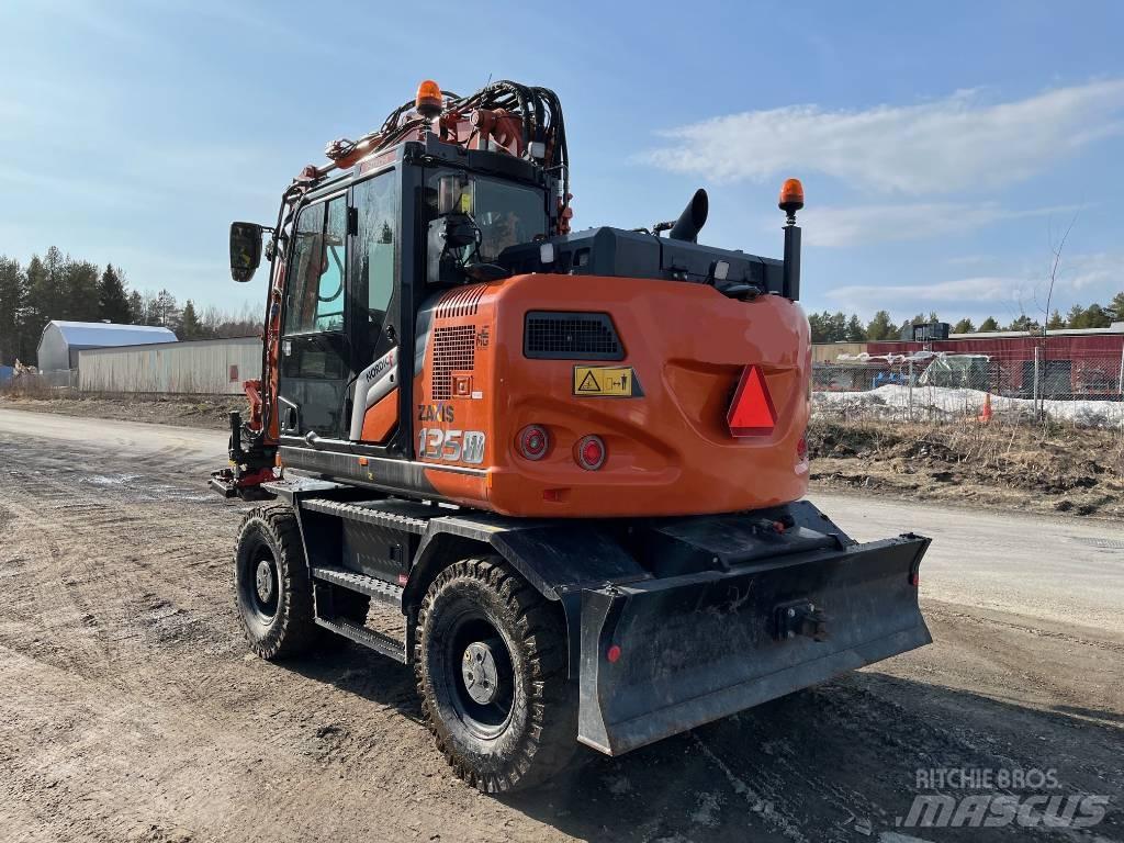 Hitachi ZX135W-7 Pyöräkaivukoneet