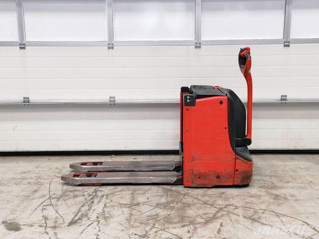 Linde T16L Lavansiirtotrukit