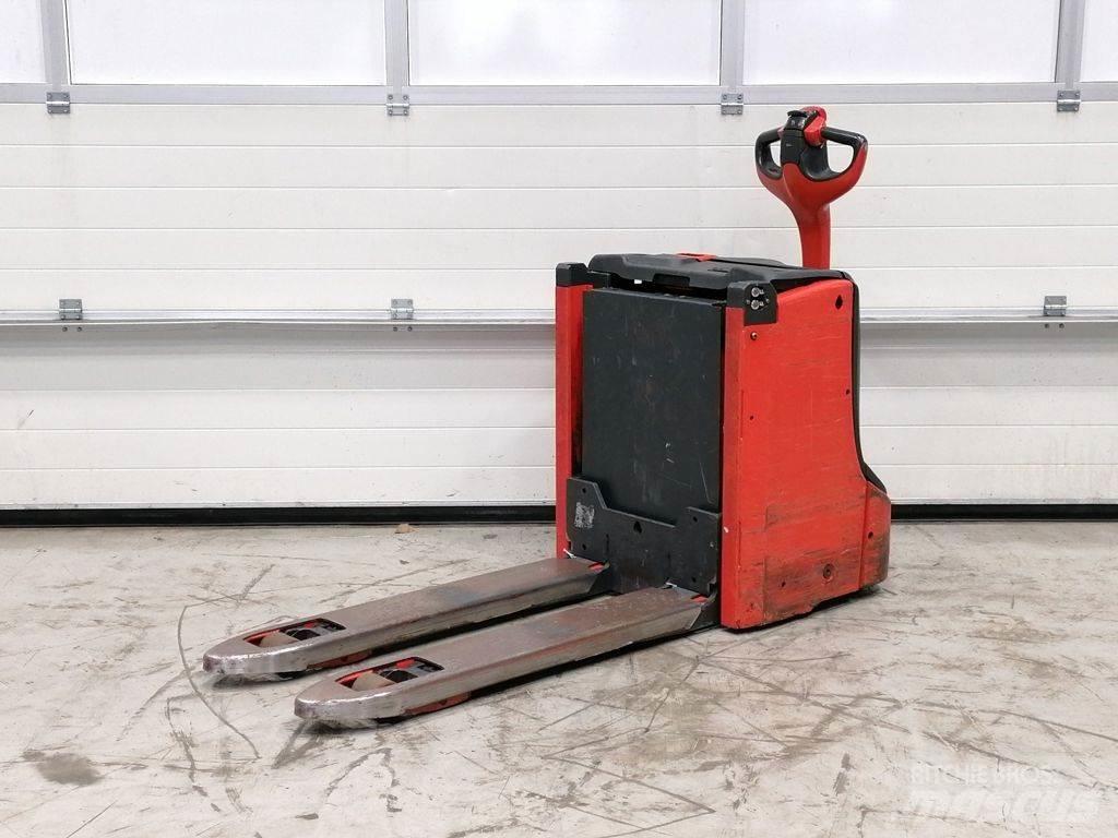 Linde T16L Lavansiirtotrukit