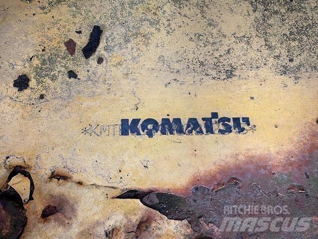Komatsu PC200-7 Midikaivukoneet 7t - 12t