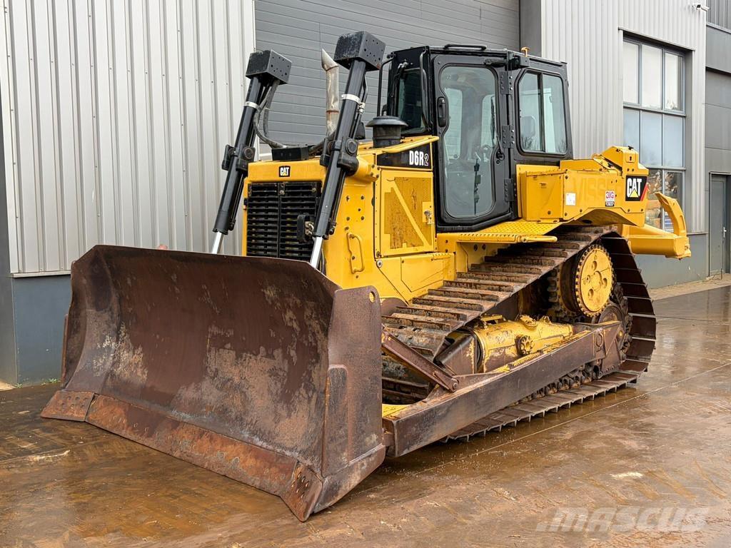 CAT D6R2 Telaketjupuskutraktorit