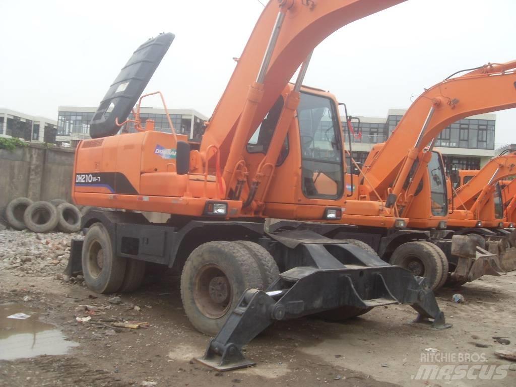 Doosan DH 150 W-7 Pyöräkaivukoneet