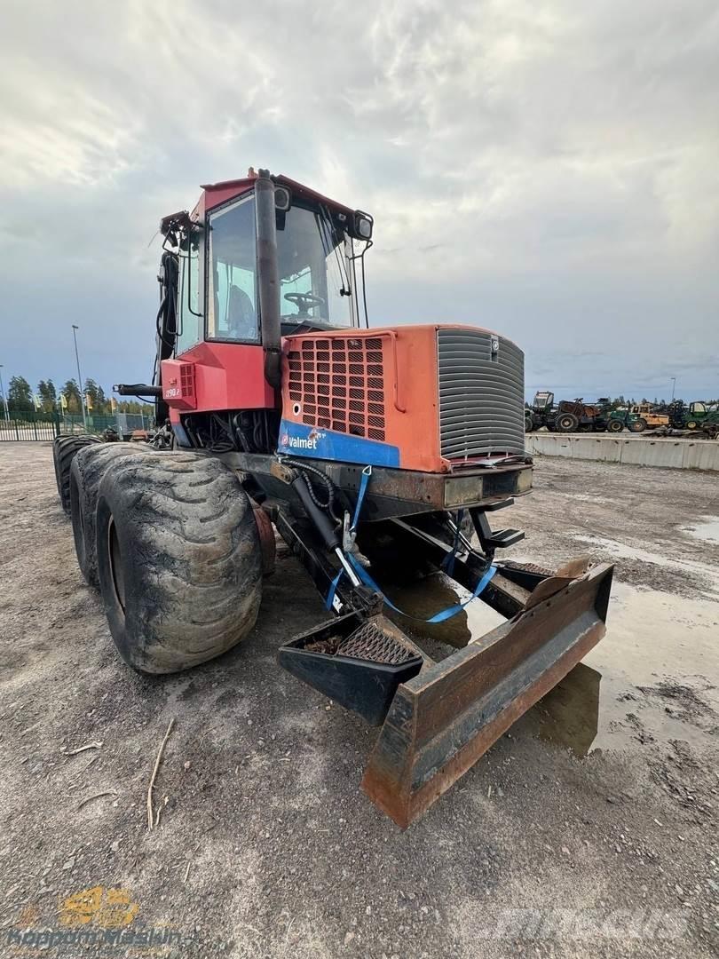 Valmet 890.2 Kuormatraktorit