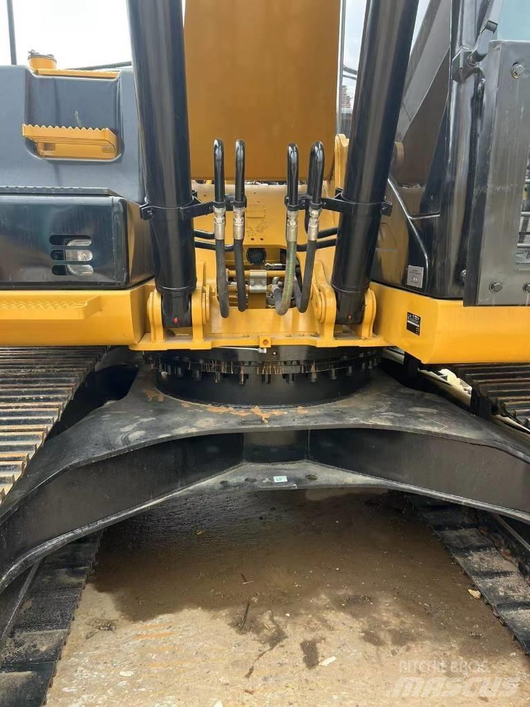 CAT 320 Telakaivukoneet