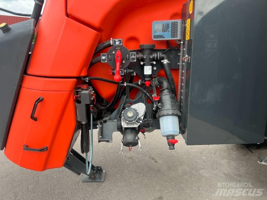 Kubota XTS 4 Hinattavat ruiskut