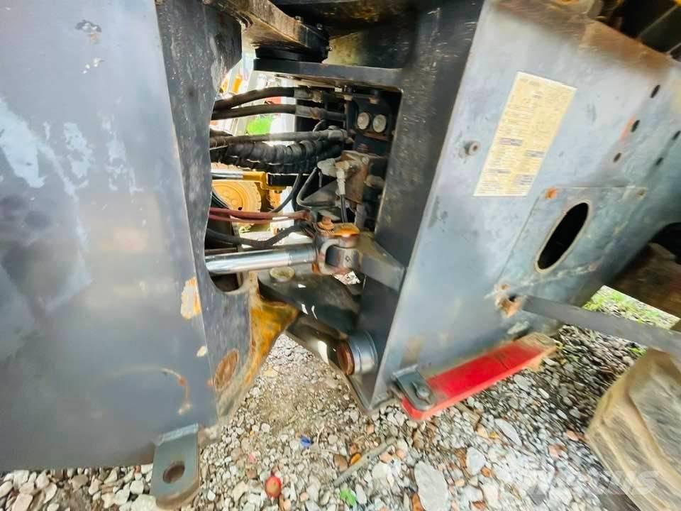 Komatsu WA320 Pyöräkuormaajat