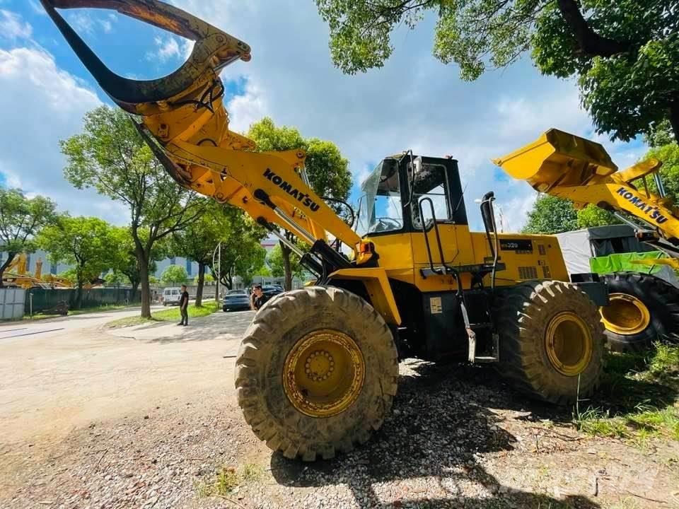 Komatsu WA320 Pyöräkuormaajat