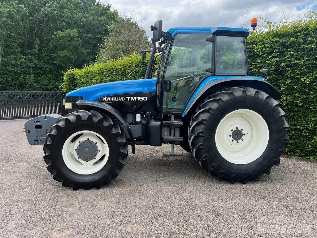 New Holland TM 150 Traktorit
