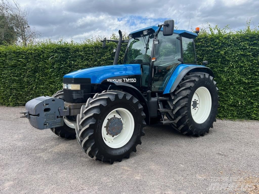 New Holland TM 150 Traktorit