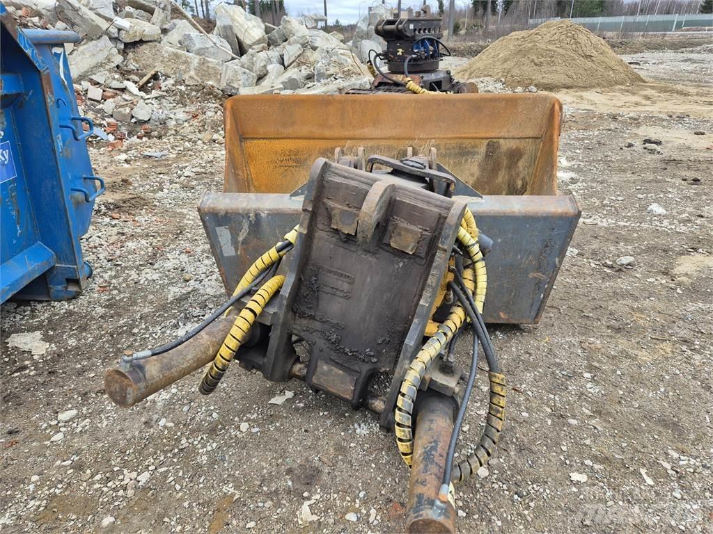 CAT 320D LRR Telakaivukoneet