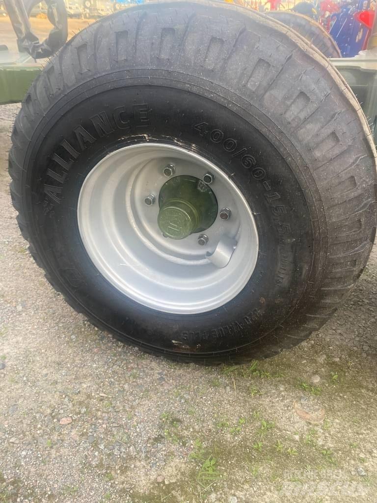 Farma T9F Metsäperävaunut