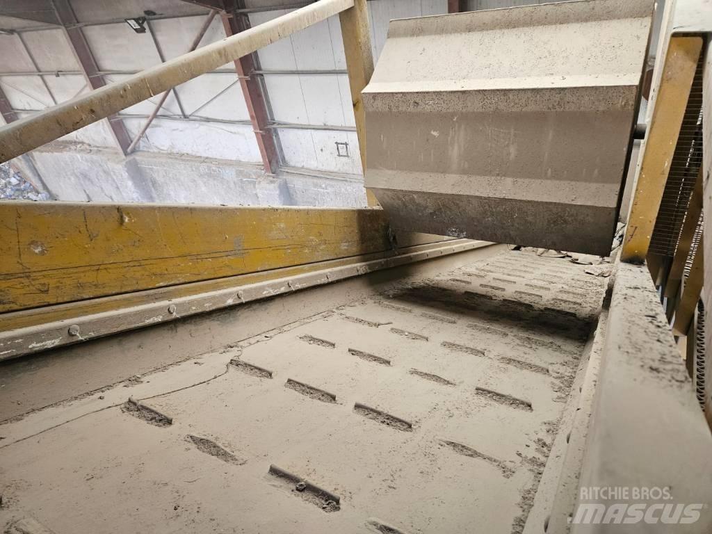 Kiverco Picking Line Jätteenlajittelukalustot