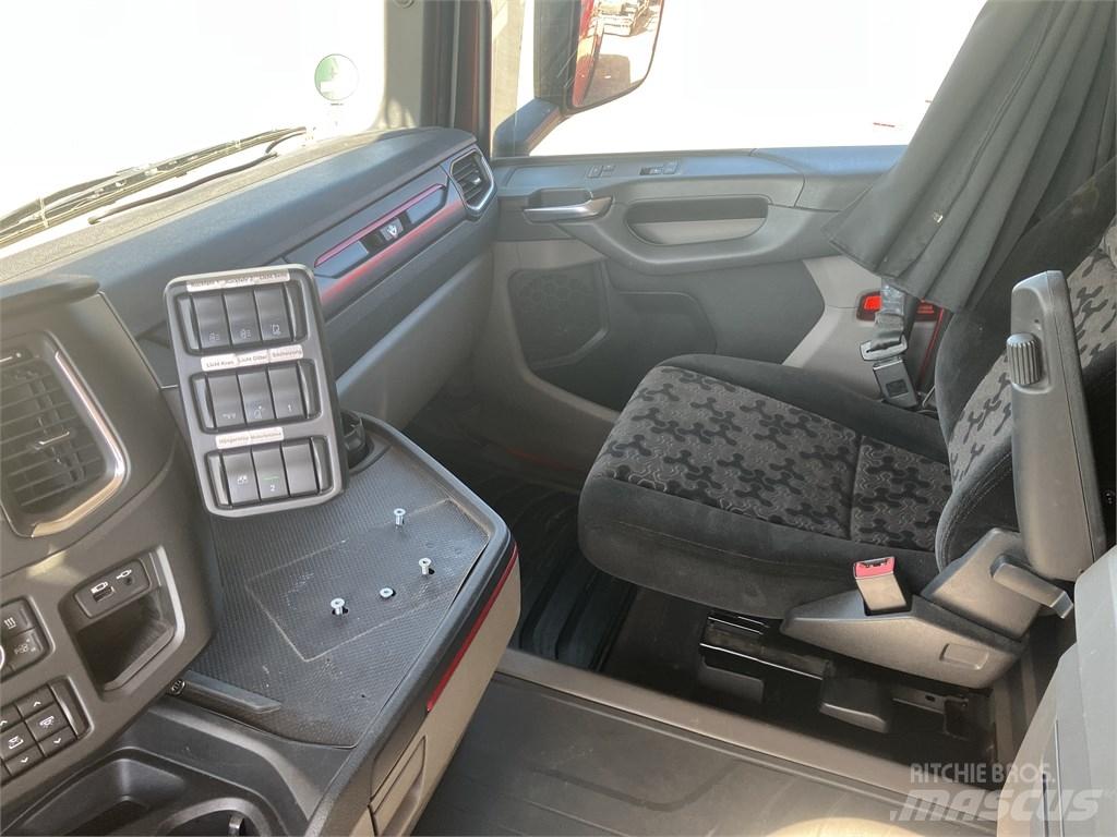 Scania R 590 Puuautot