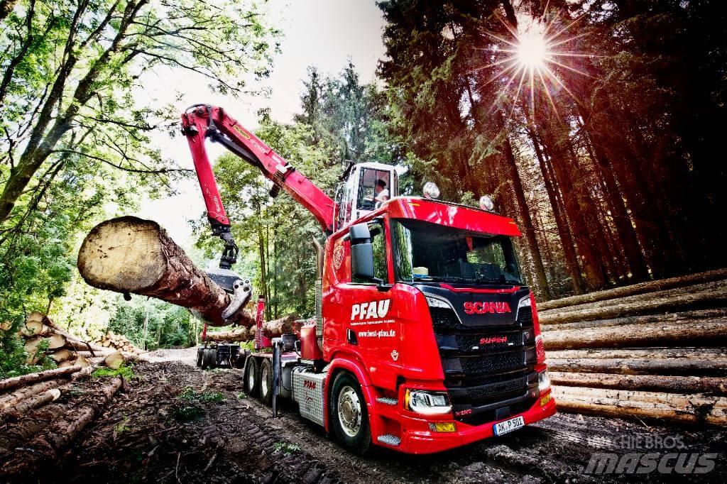 Scania R 590 Puuautot