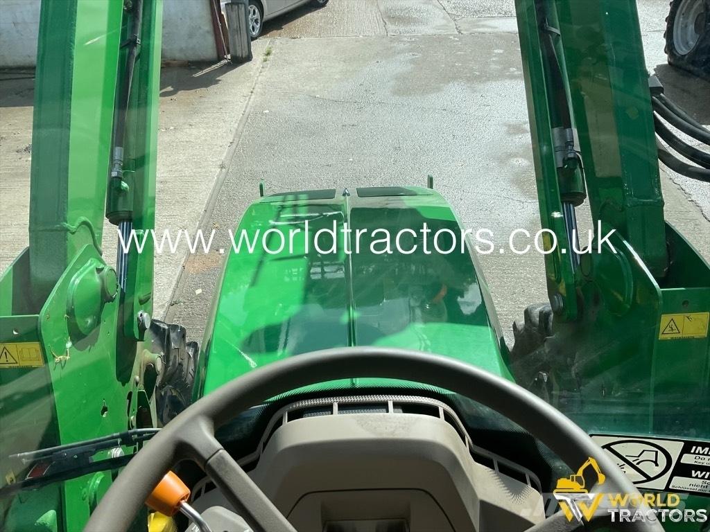 John Deere 6120 M Traktorit