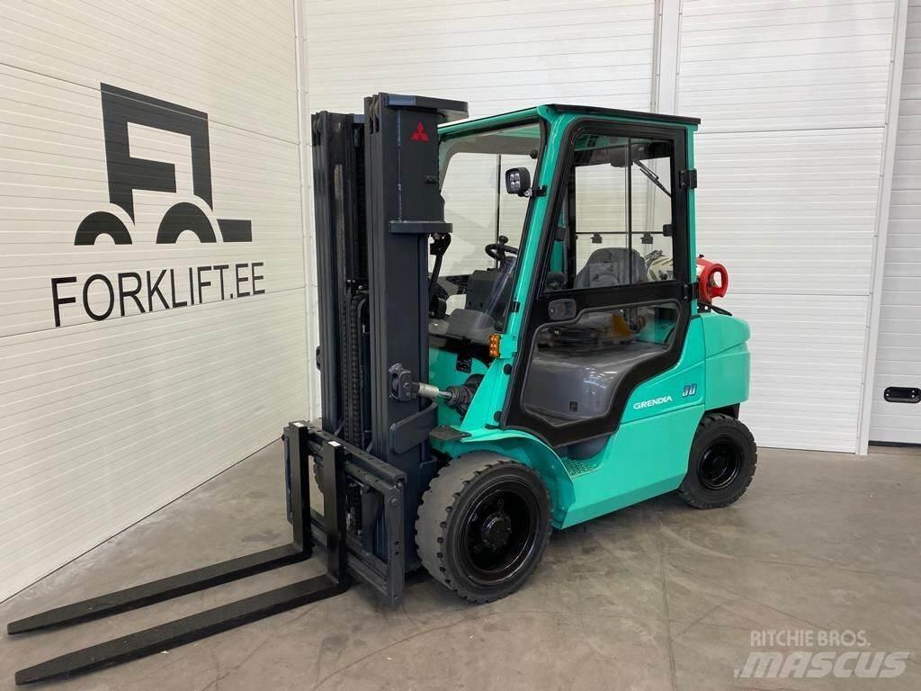 Mitsubishi FG30N Nestekaasutrukit