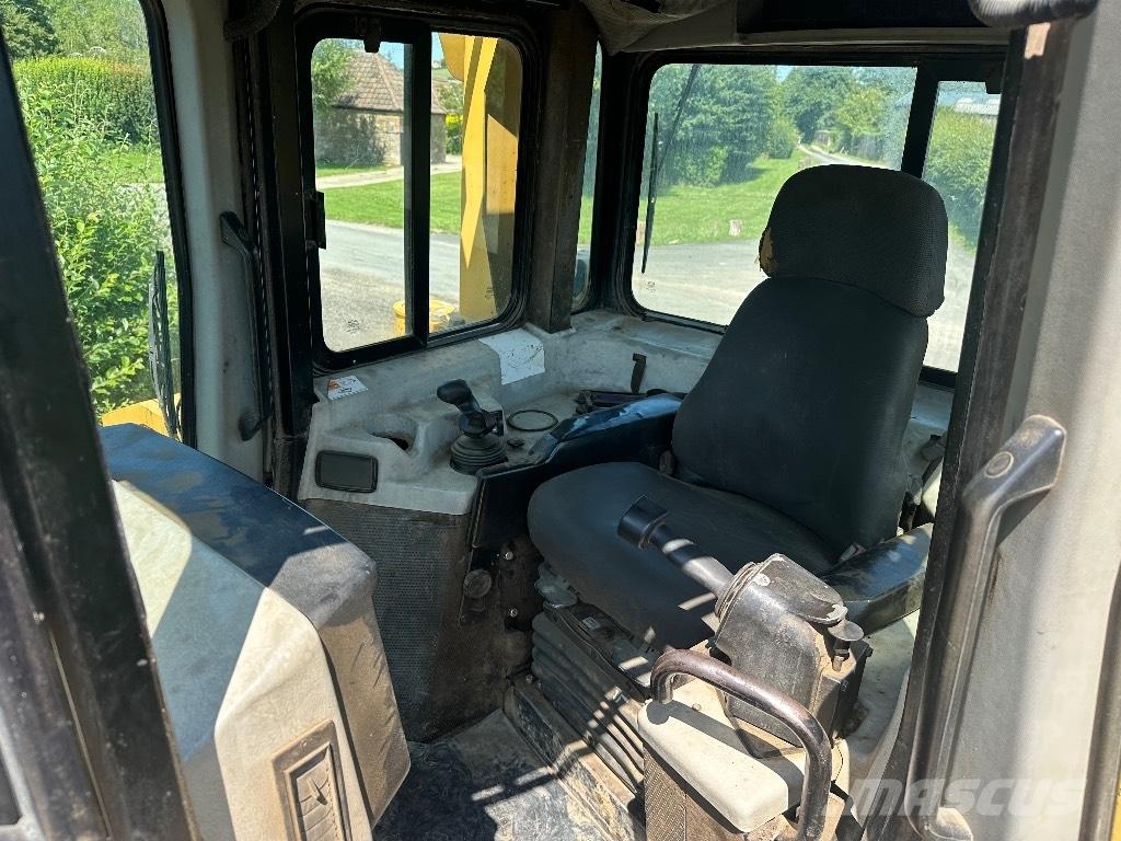 CAT D 6 T LGP Telaketjupuskutraktorit