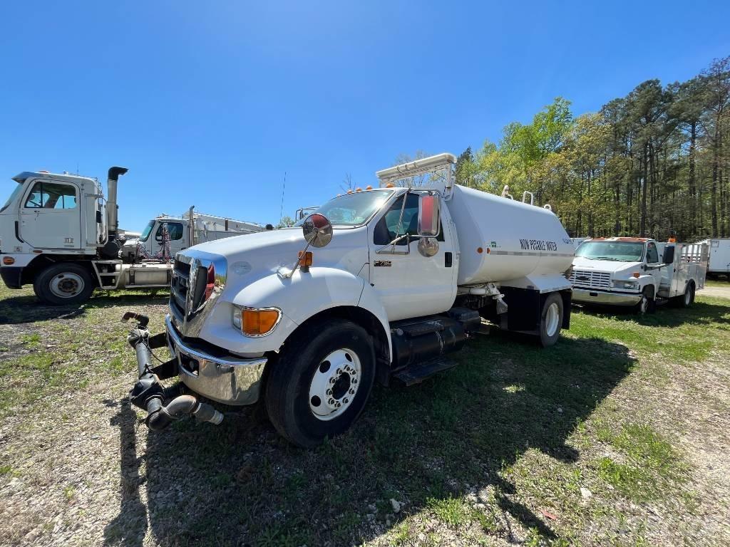Ford F 750 XL SD Vesisäiliöautot