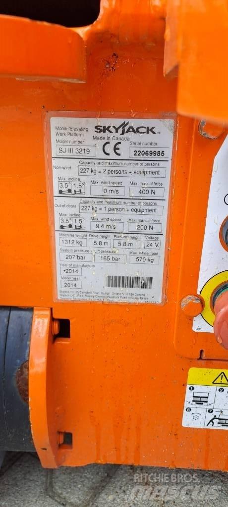 SkyJack SJIII 3219 Saksilavat