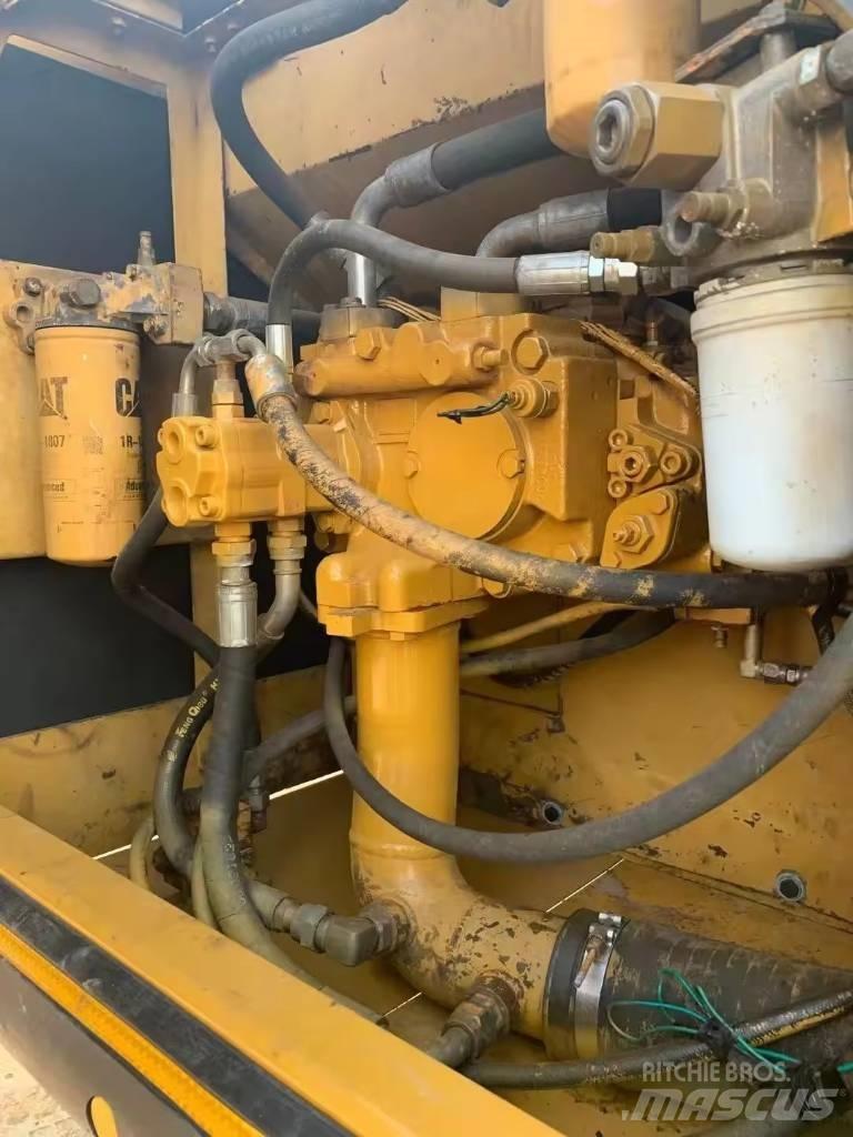 CAT 330 D Telakaivukoneet